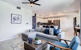 Cute Lakeview 2Br Condo With 2 Clubhouses